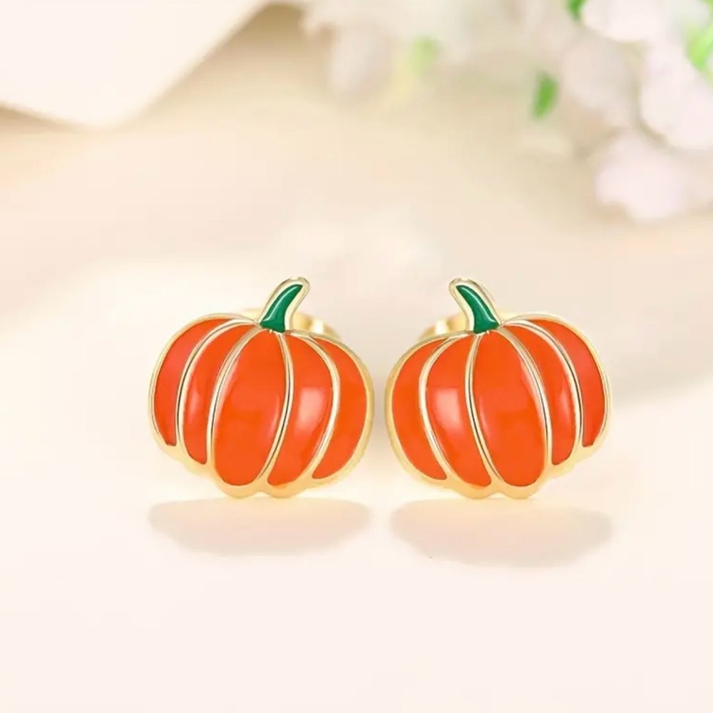 NWT Pumpkin Stud Earrings - Picture 1 of 4